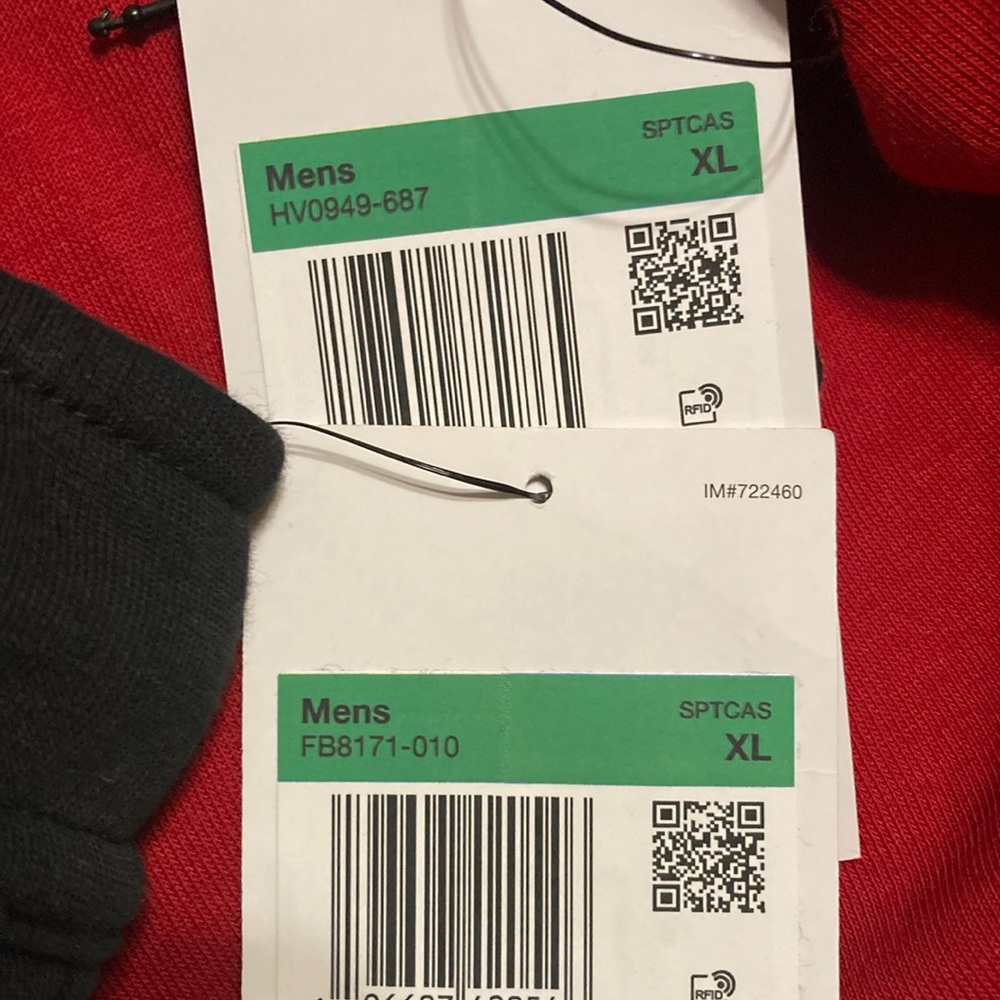 NWT Nike Sportswear Tech Fleece 2-piece Hoodie/Shorts - Gym Red/Black - Picture 14 of 14